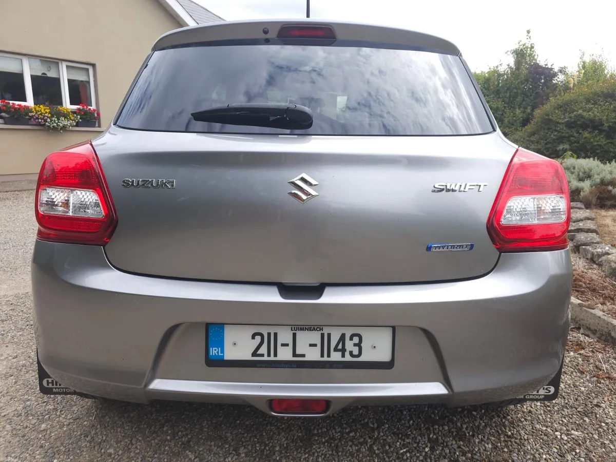 Suzuki swift 1.2 petrol/hybrid. - Image 6