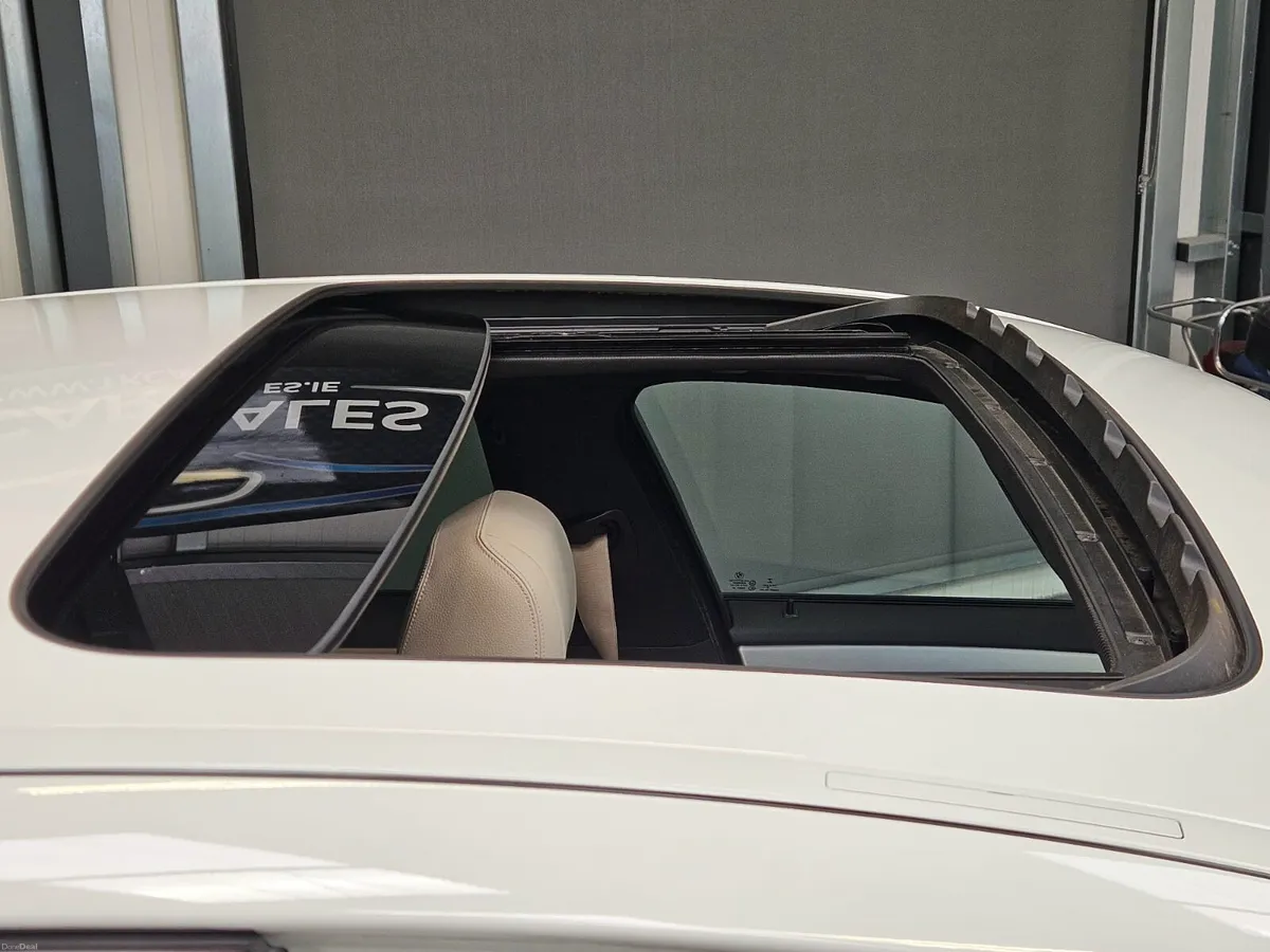 161 BMW 520 M-SPORT ^^^^^RARE SUNROOF^^^^^AUTO - Image 2
