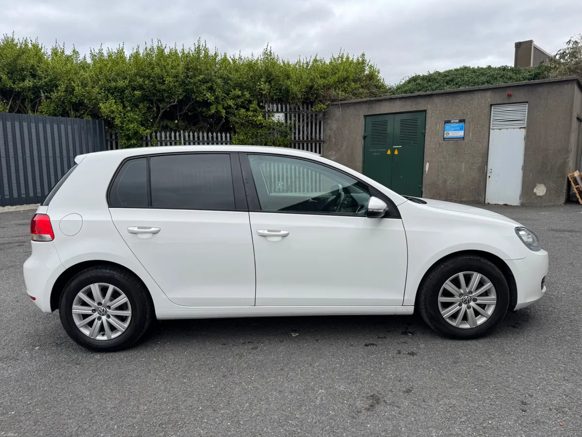 Volkswagen Golf 1.4 Petrol Automatic - Image 5