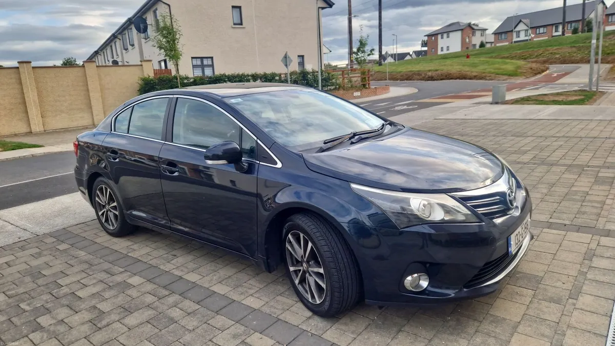 2013 Toyota Avensis 2.0  Diesel Icon model € 4150 - Image 1