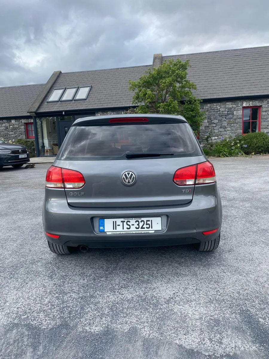 2011 Volkswagen Golf - Image 4