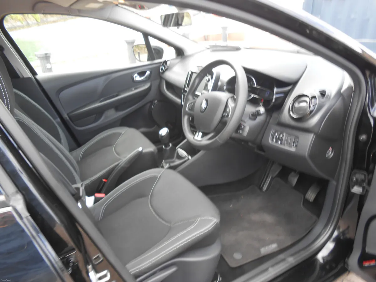 Renault Clio 2019 - Image 2