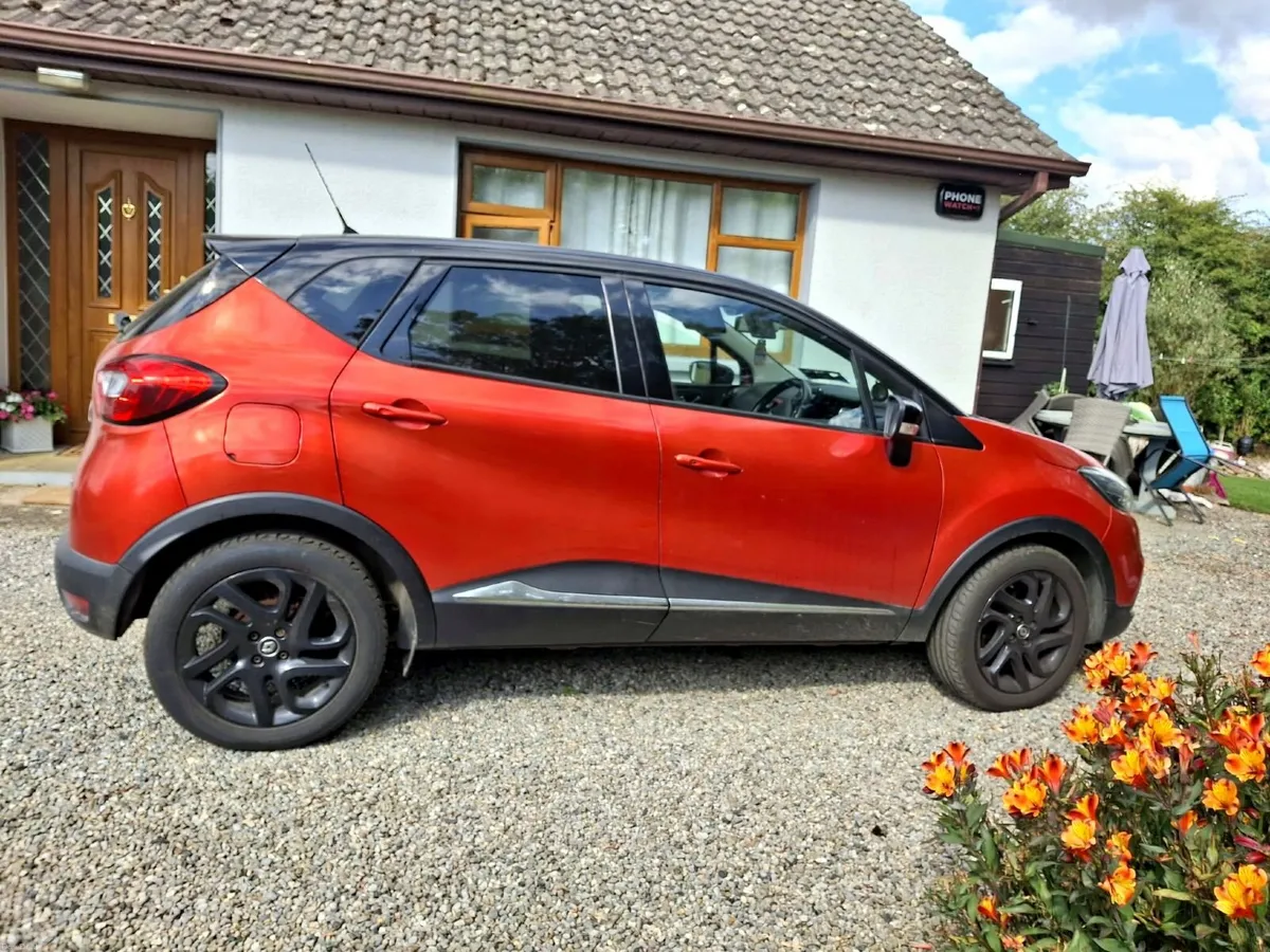 2017 Renault Captur 1.5 dCi Signature NAV - Image 1