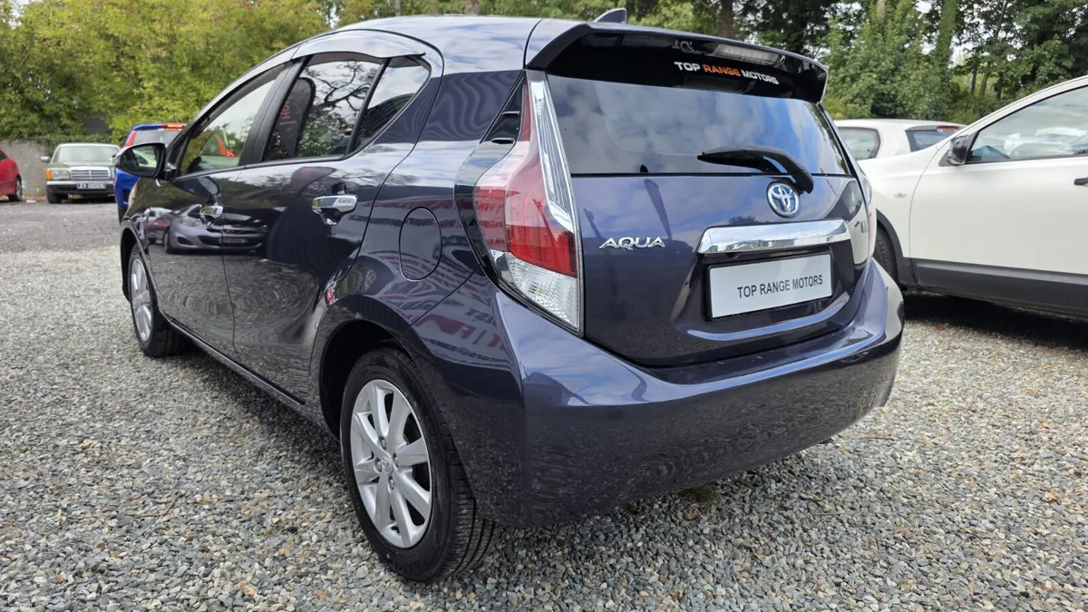 Toyota aqua 2015 - Image 5