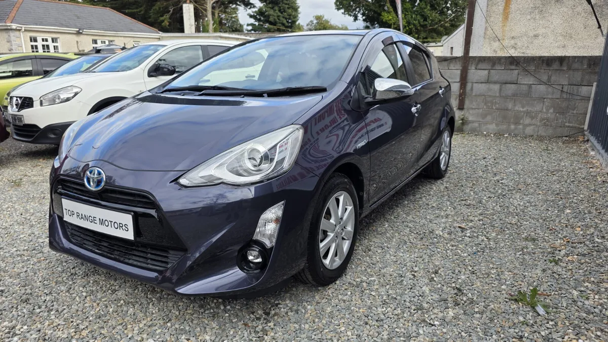 Toyota aqua 2015 - Image 2