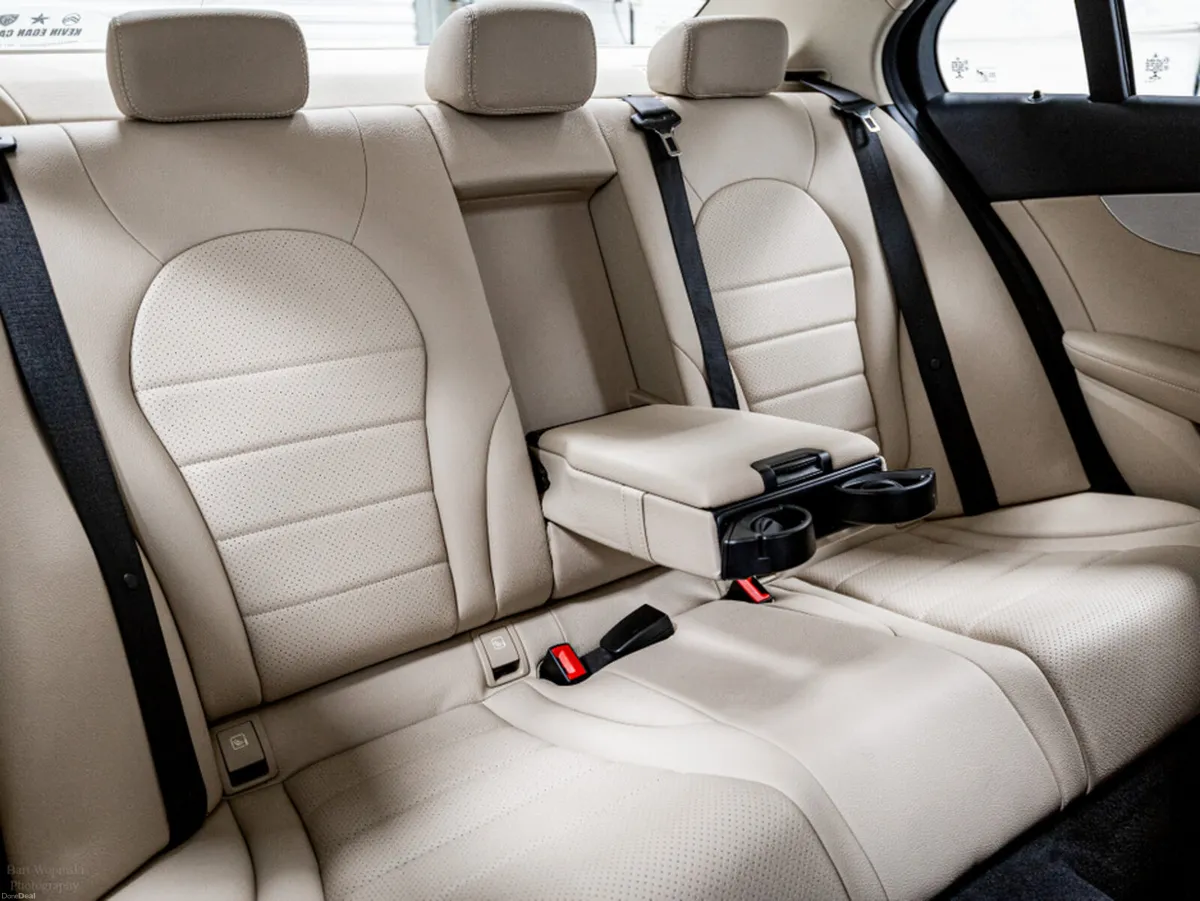 Mercedes-Benz C-Class C200d Avantgarde Auto 135HP - Image 5