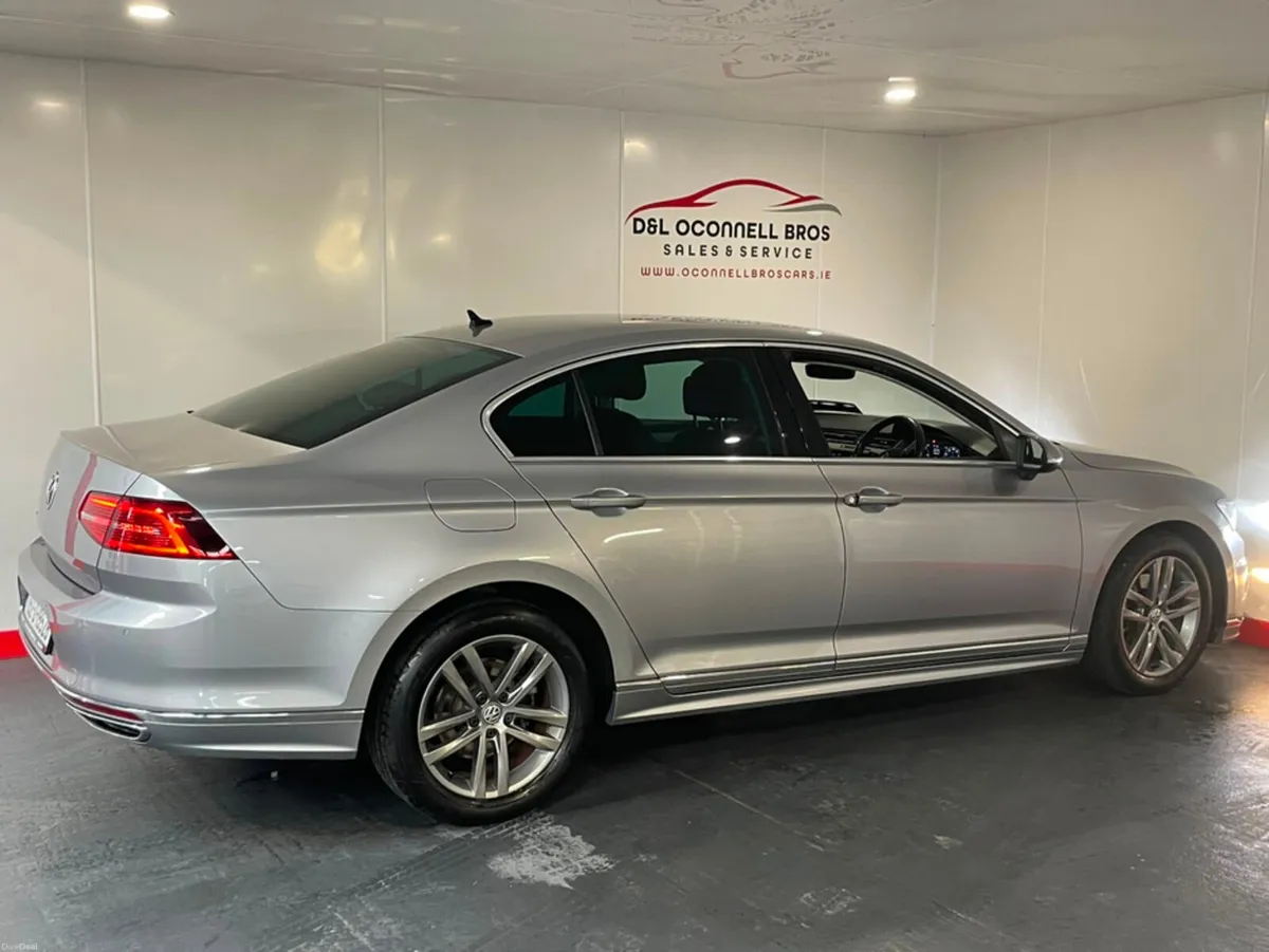 Volkswagen Passat HIGHLINE 2.0 TDI MANUAL 6SPEED F - Image 3