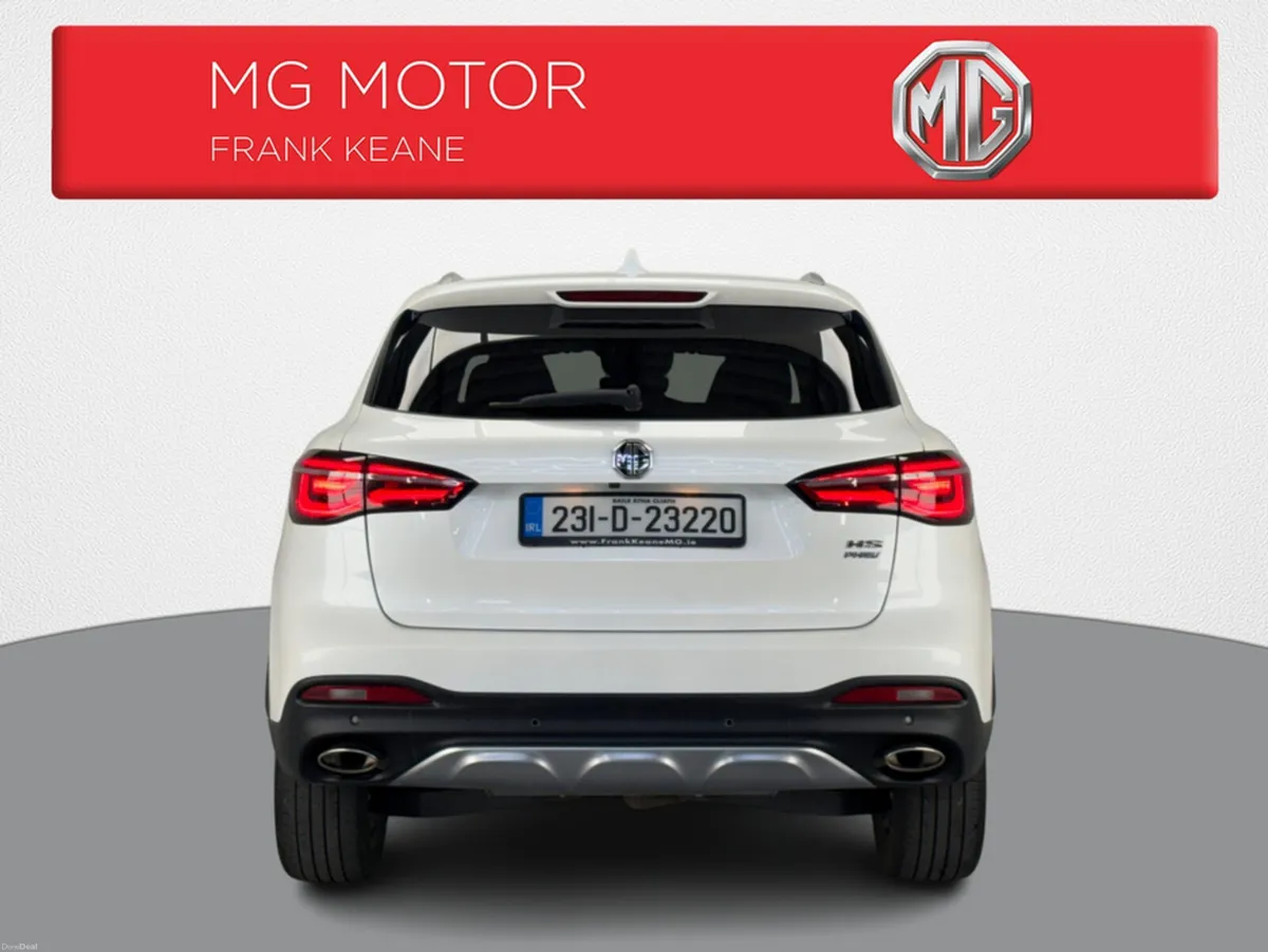 MG HS PHEV - EXCLUSIVE **BLACK AND RED FULL LEATHE - Image 3