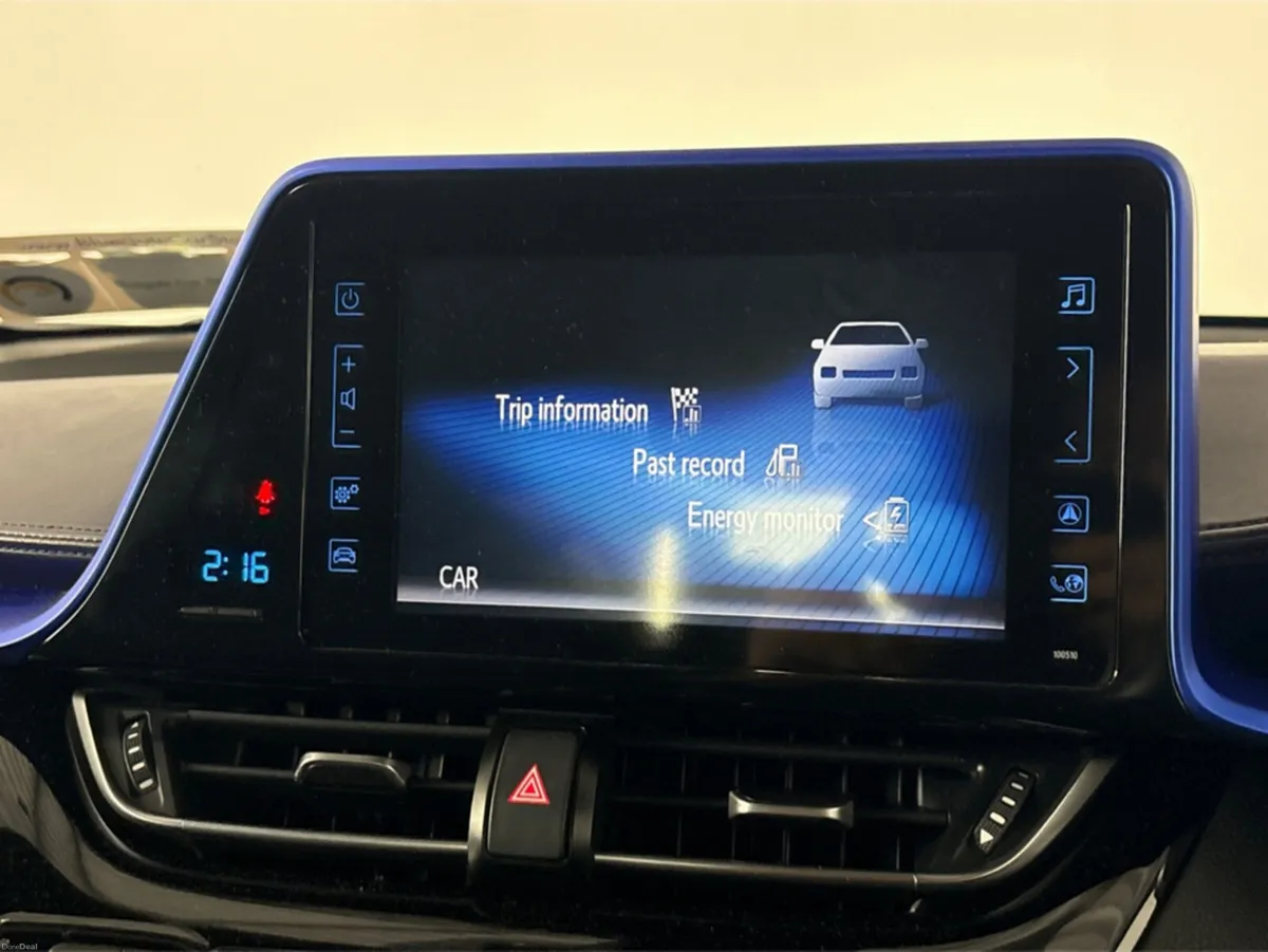 Toyota C-HR HYBRID LUNA SPORT 4DR AUTO **BLACK AND - Image 5