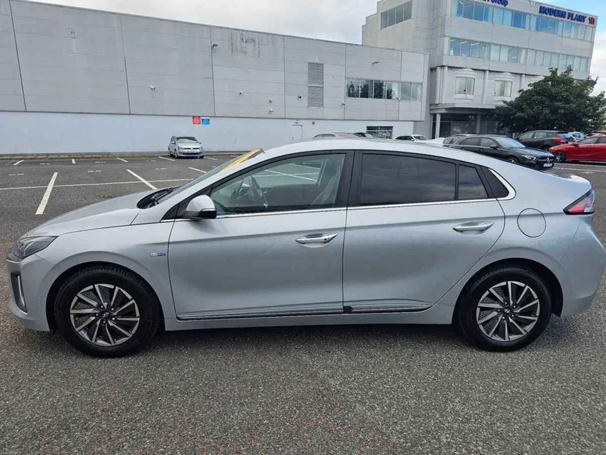 Hyundai IONIQ PREMIUM MODEL, FULL EV, TINY MILEAGE - Image 5