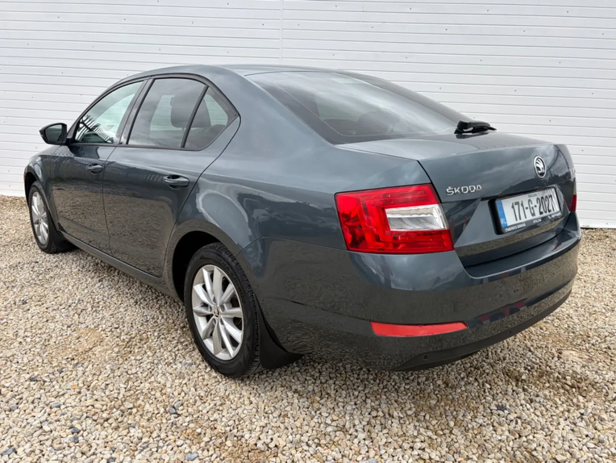 Skoda Octavia AMBITION 1.6 TDI 110HP 4DR - Image 3