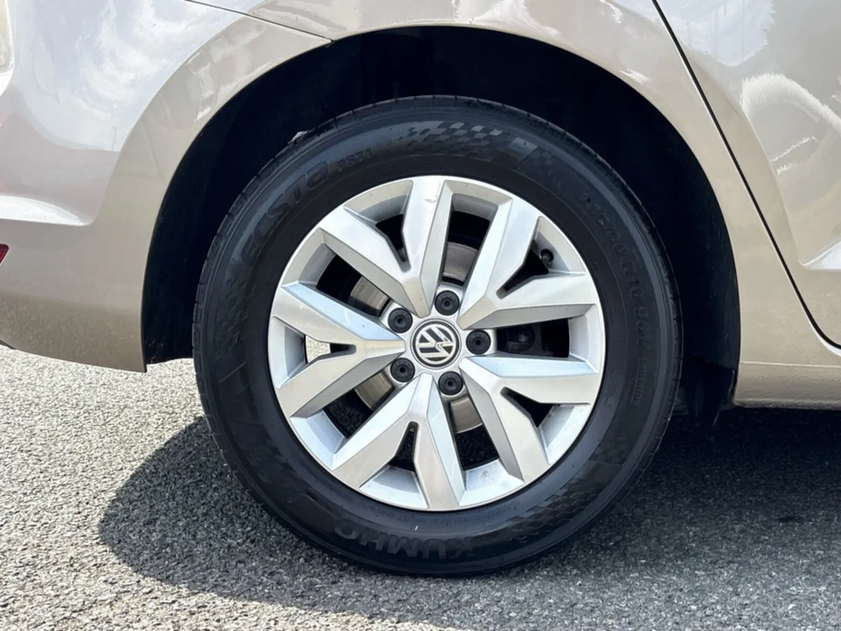 Volkswagen Touran *SUNROOF* COMFORT LINE BLUEMOTIO - Image 5