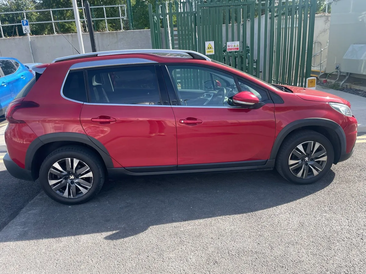 2017 Peugeot Allure PureTech 2008 Very Low Mileage - Image 5