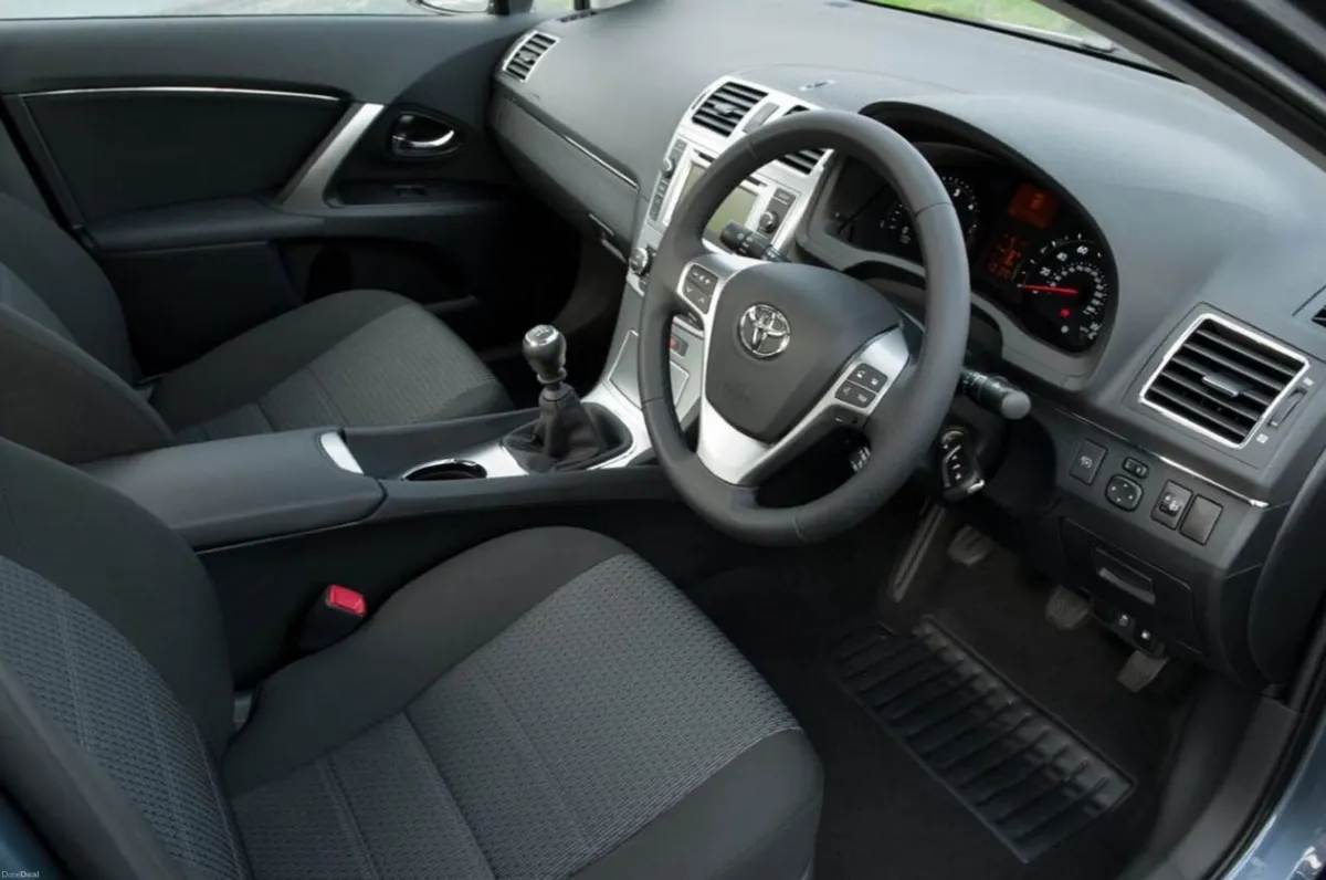 2013 Toyota Avensis 2.0  Diesel Icon model € 4150 - Image 5