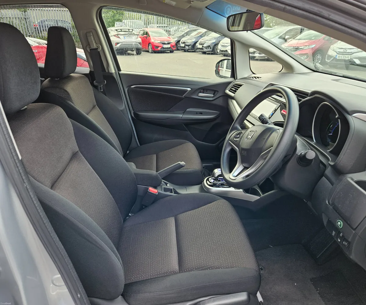2017 Honda Fit 1.5 Auto 31k Km only - Image 4