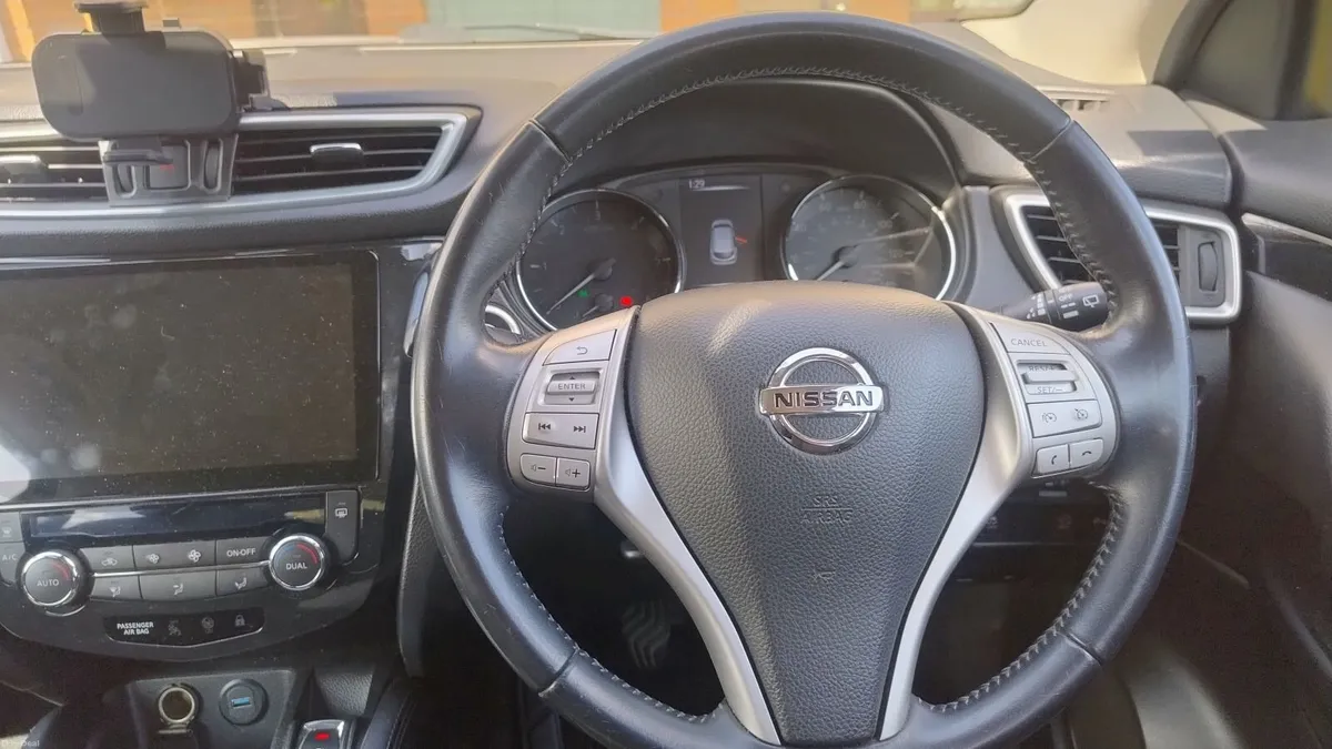 Nissan Qashqai 2016 - Image 2