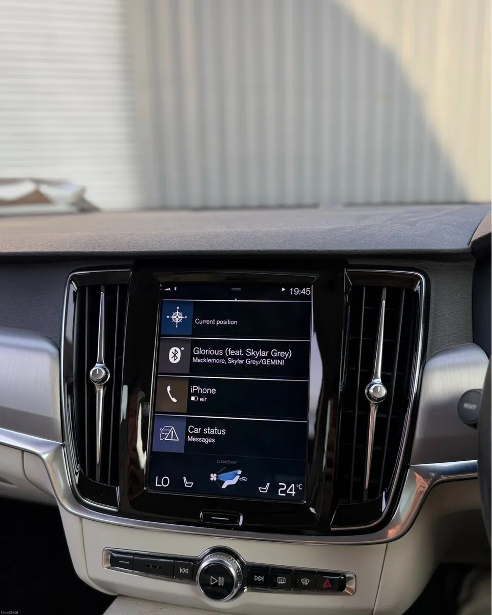 2018 (181) Volvo S90 D4 Momentum - Auto - Image 4