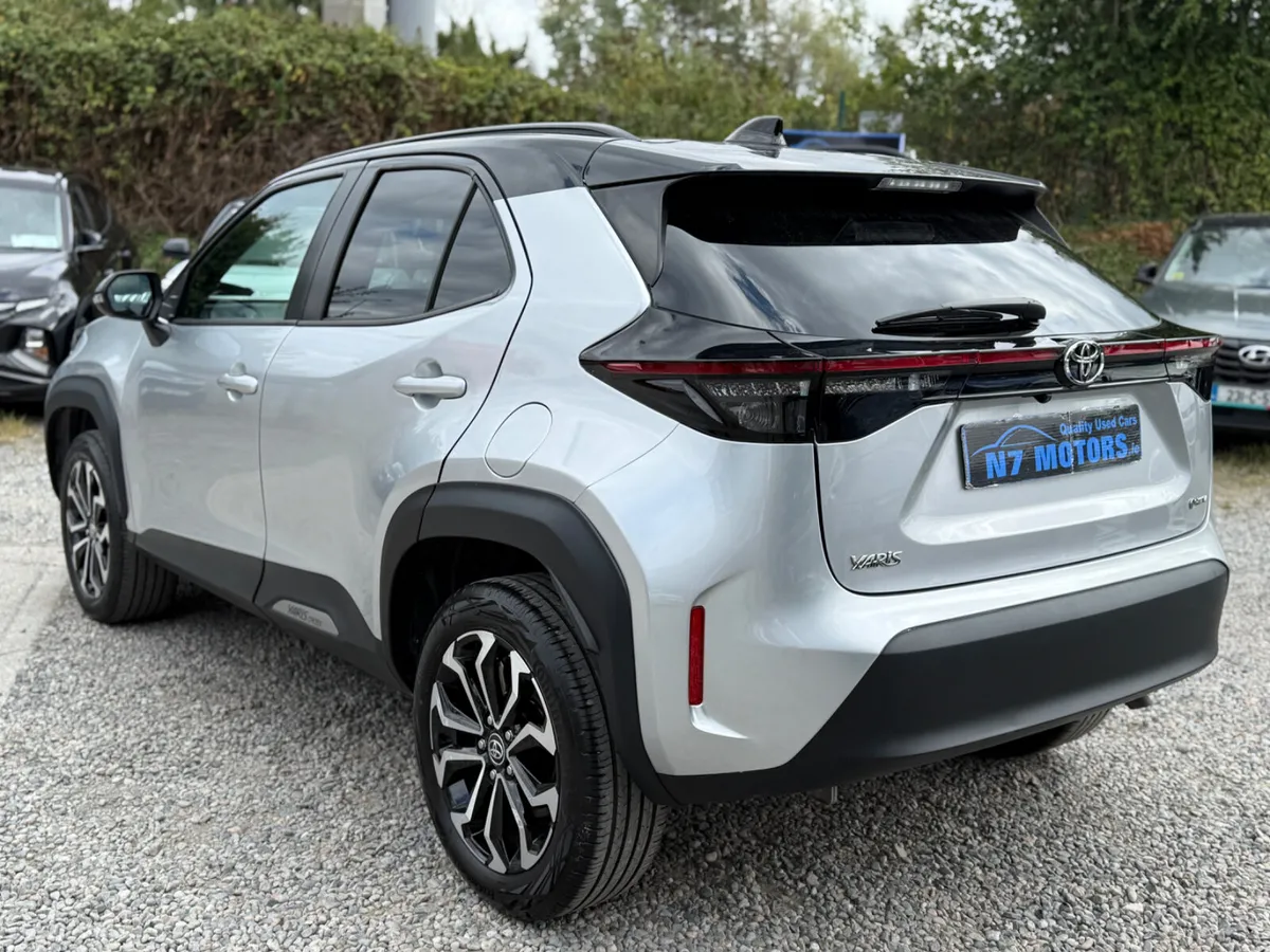 2024 Toyota Yaris Cross 1.5 HYBRID LUNA SPORT AUTO - Image 5