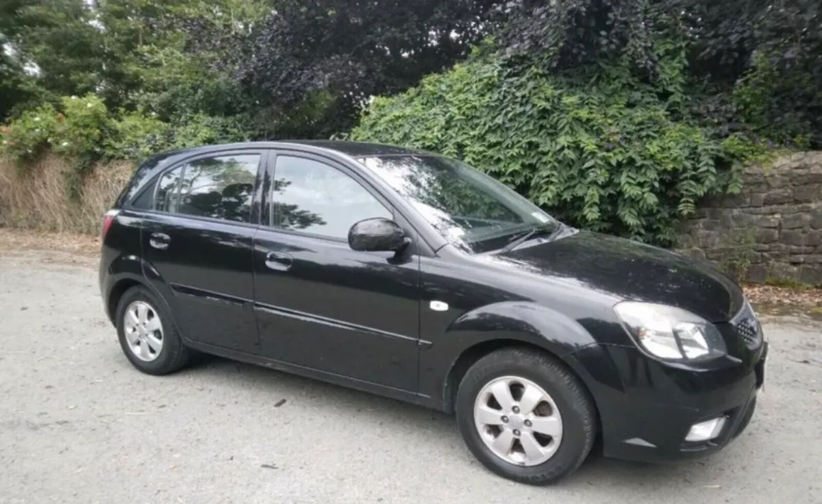 Car for sale 2011 - Image 2