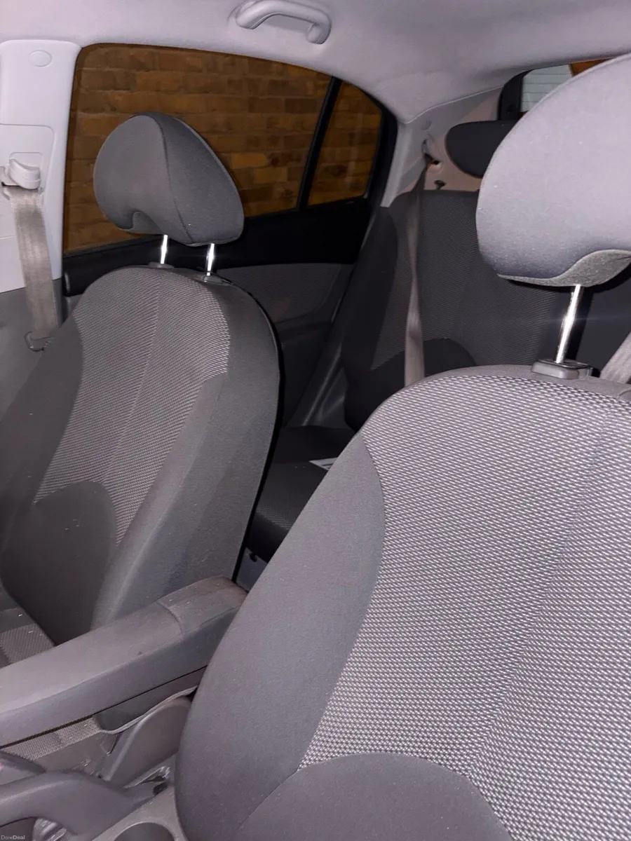 Car for sale 2011 - Image 6