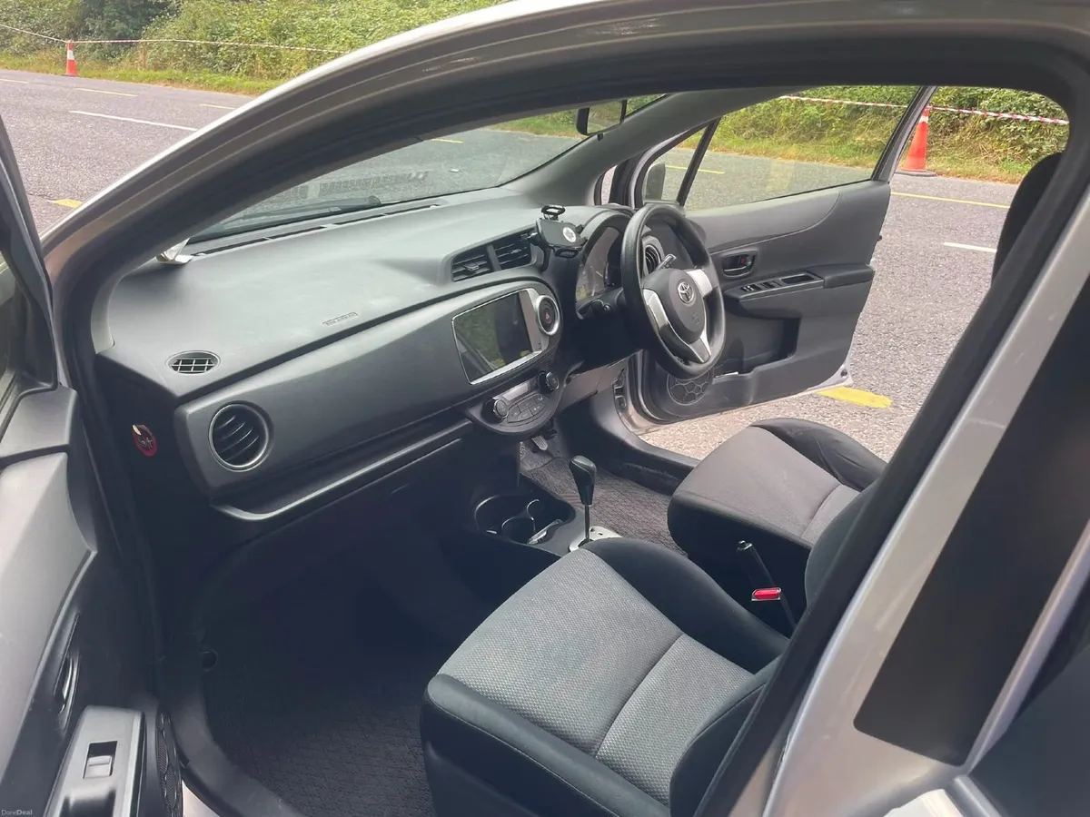 Toyota Vitz 2013 - Image 6