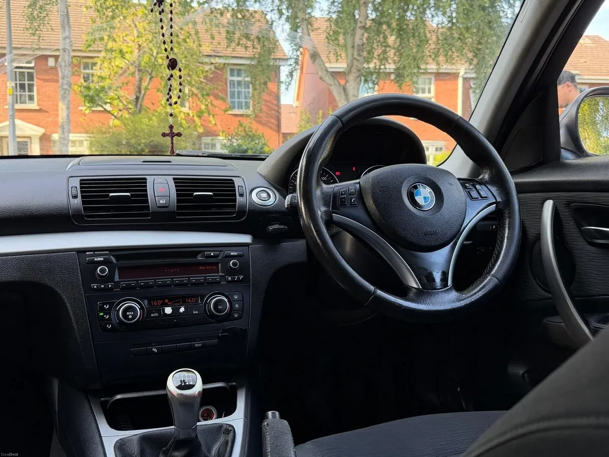 BMW 1-Series 2010 - Image 5