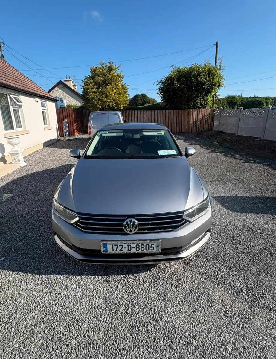 Volkswagen Passat - Image 2