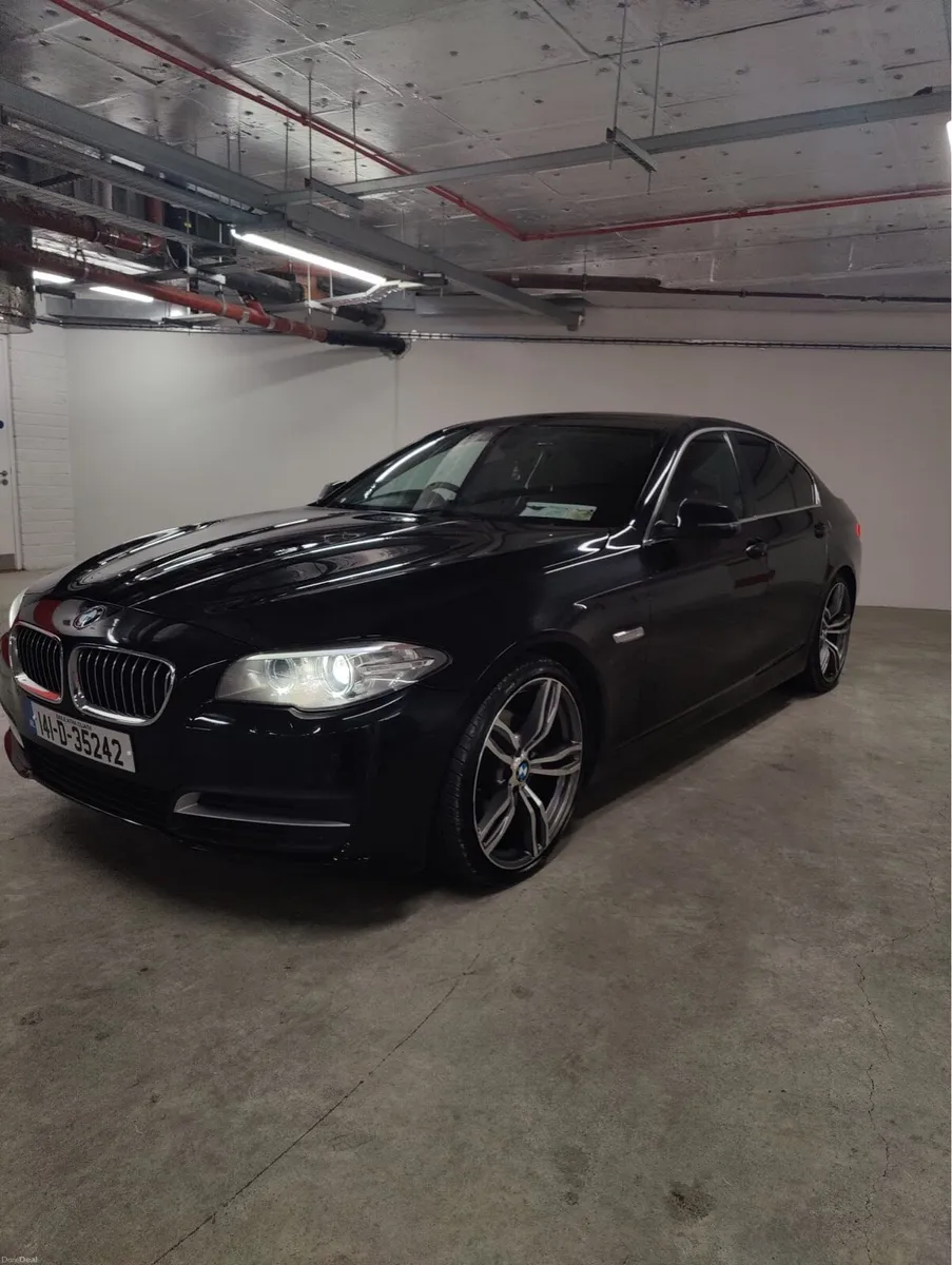 🔝BMW 520d Auto | Fresh NCT | 20” Alloys | Leather - Image 2