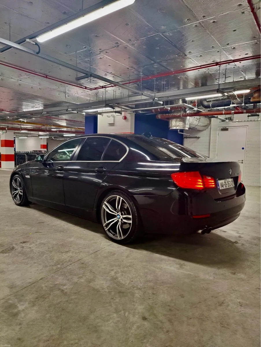 🔝BMW 520d Auto | Fresh NCT | 20” Alloys | Leather - Image 4