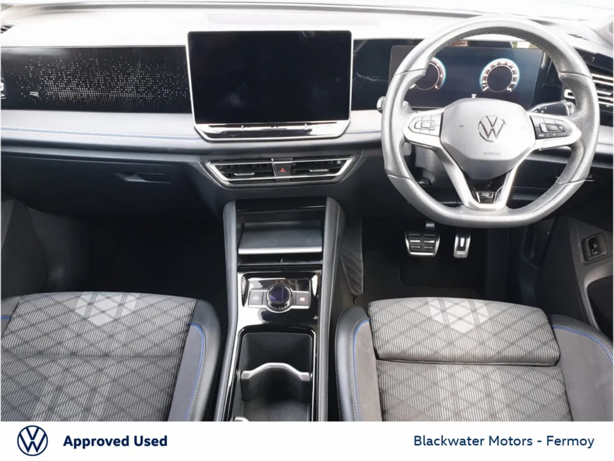 Volkswagen Tiguan 2.0TDI 150BHP R-LINE DSG WITH CO - Image 2