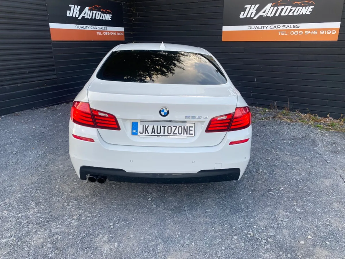 BMW 5-Series 523 SPORT AUTO SUNROOF - Image 5