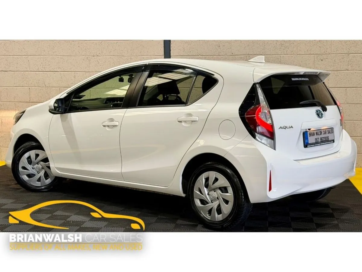 Toyota Aqua 202 S SmartEntry-Package - Image 2