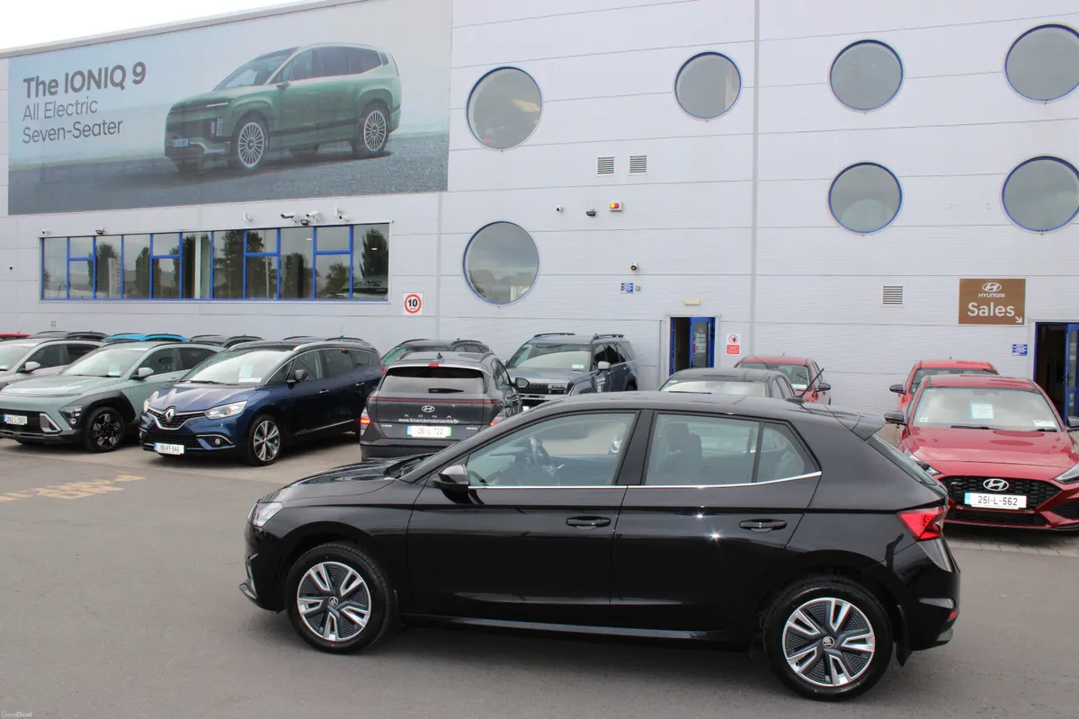 Skoda Fabia 2023 - Image 2