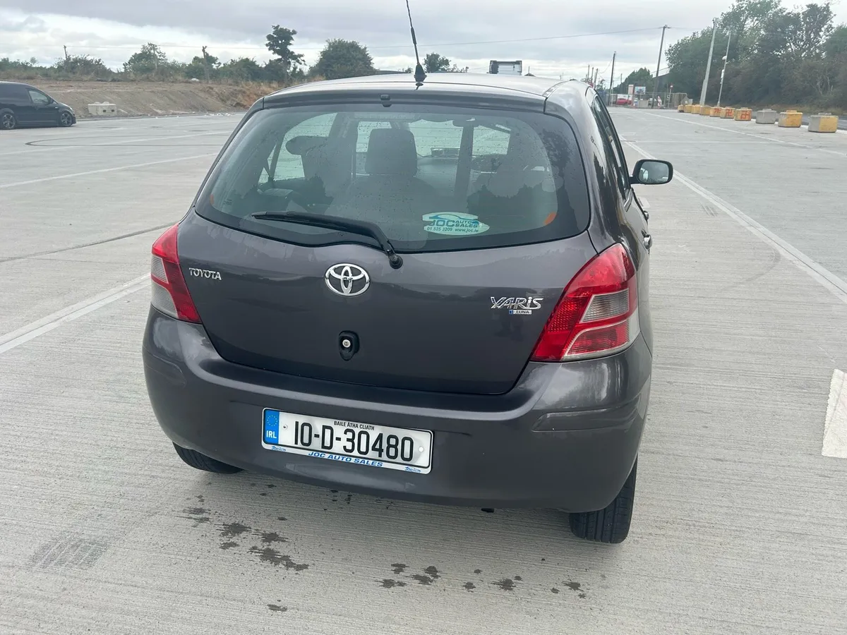 2010 Toyota Yaris - Image 3