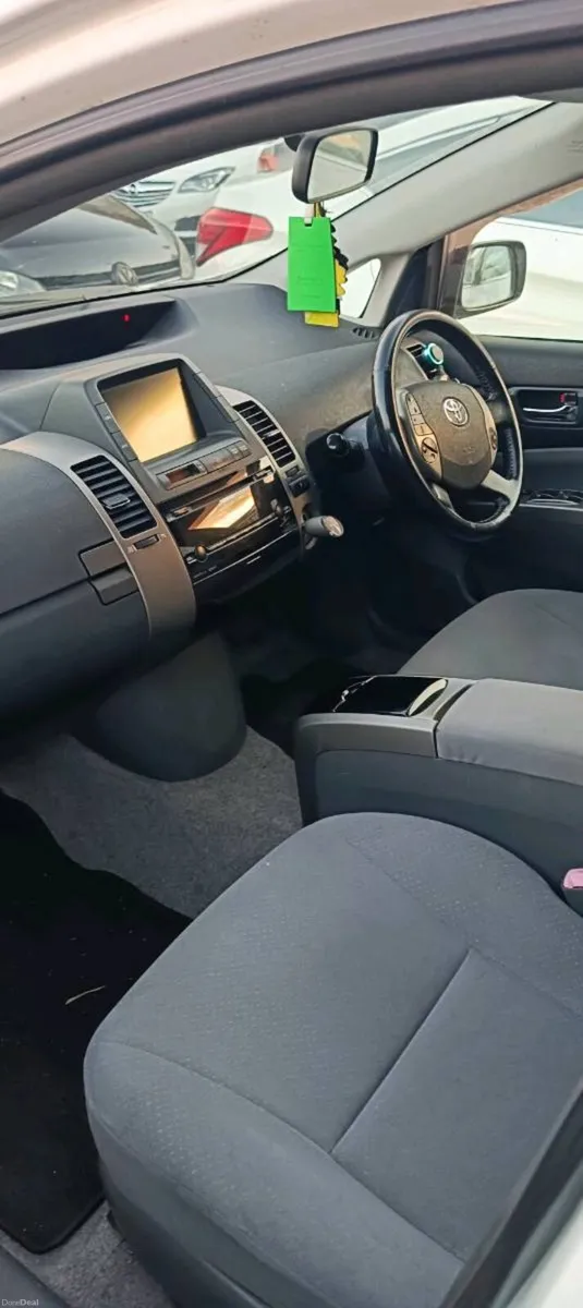 Toyota Prius - Image 5