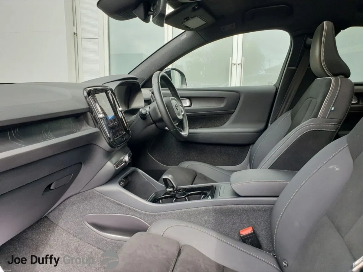 Volvo C40 Recharge BEV 231hp Ultimate // PANORAMIC - Image 6