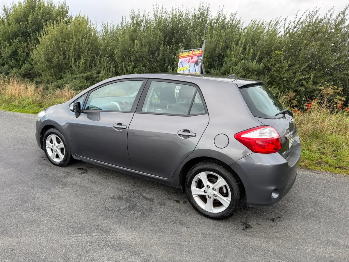 Toyota Auris 2010 - Image 3