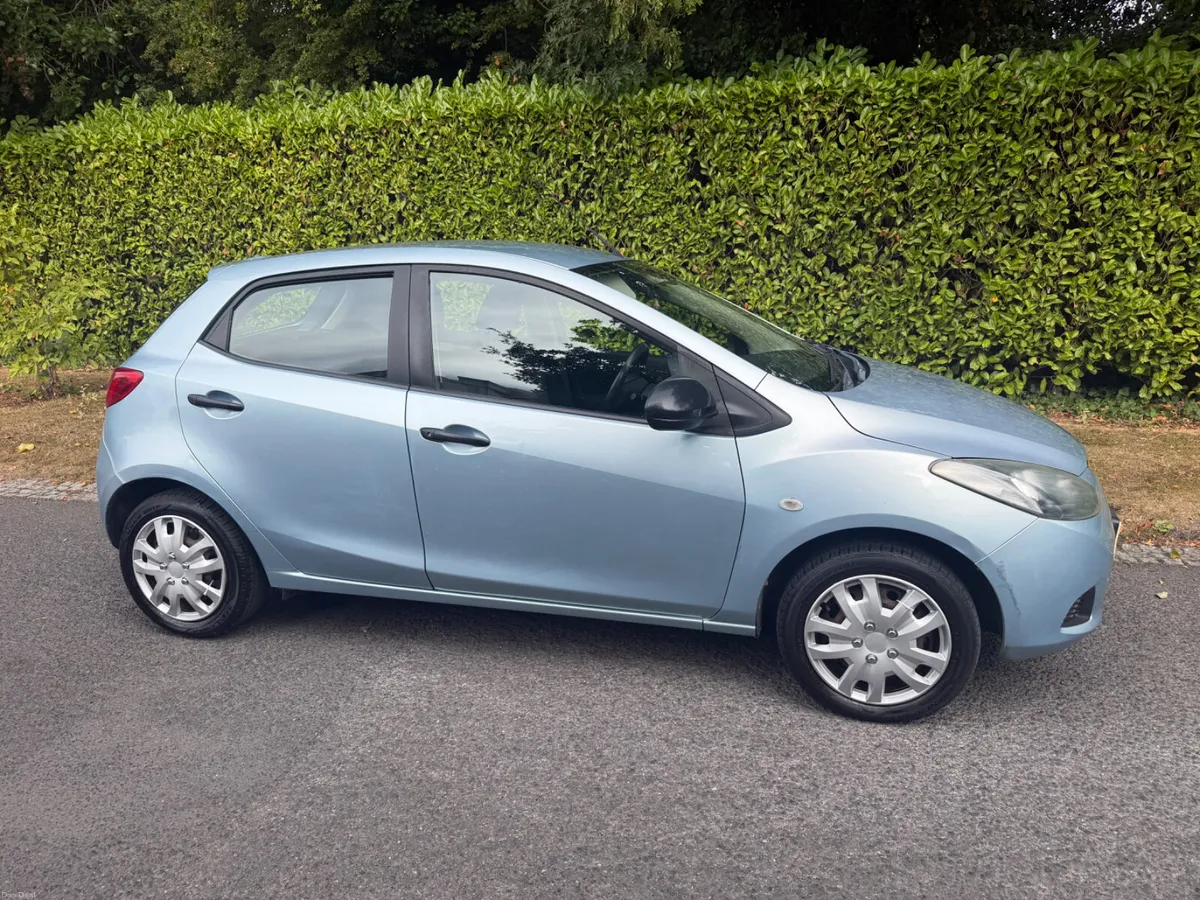 Mazda 2 1.3 Low Mileage NCT & Tax €1950 - Image 2