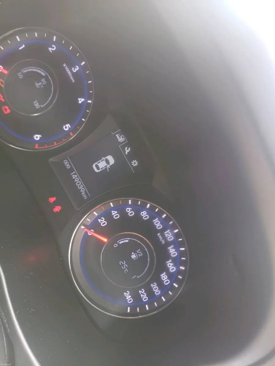 Hyundai i40 2017 with 26 months N.C.T - Image 6