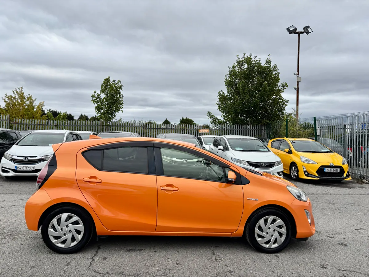 TOYOTA  AQUA  2015 1.5 HYBRID - Image 4