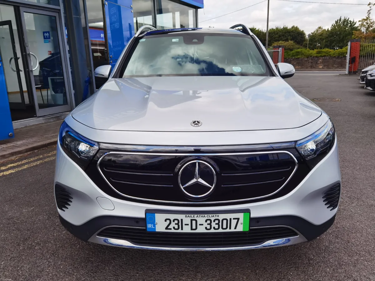 MERCEDES-BENZ EQB 300 4MATIC ART AUTO **7 SEATER** - Image 3
