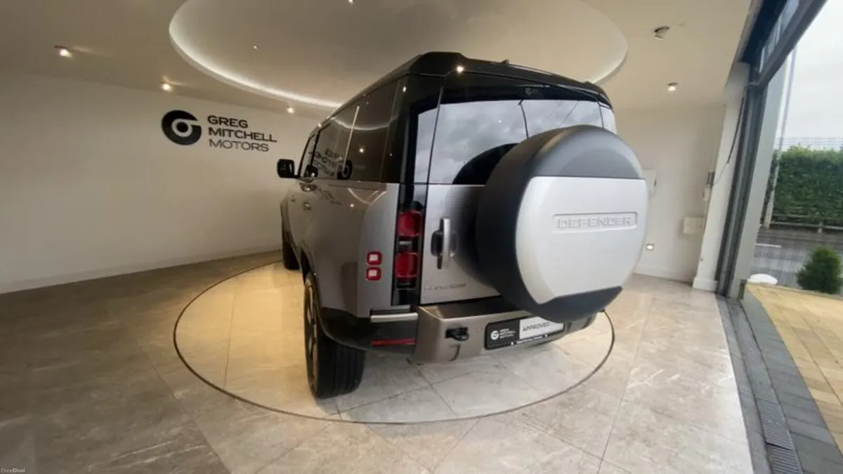Land Rover Defender 3.0 D300 X-Dynamic HSE 110 5dr - Image 3