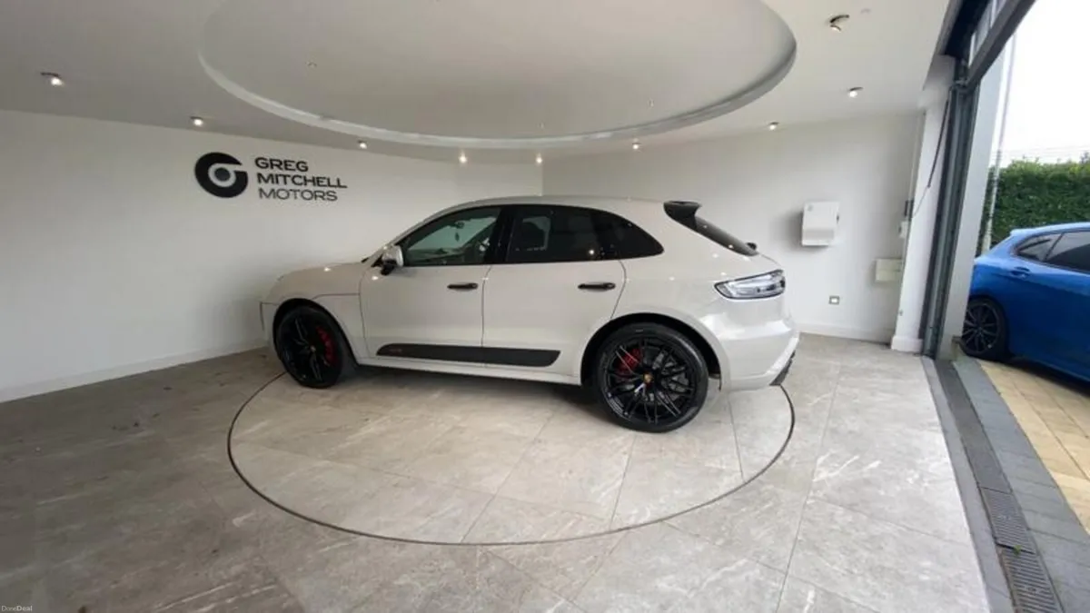 Porsche Macan GTS 5dr PDK - Image 2