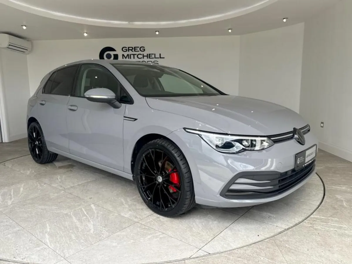 Volkswagen Golf 2.0 TDI Style 5dr DSG - Image 1