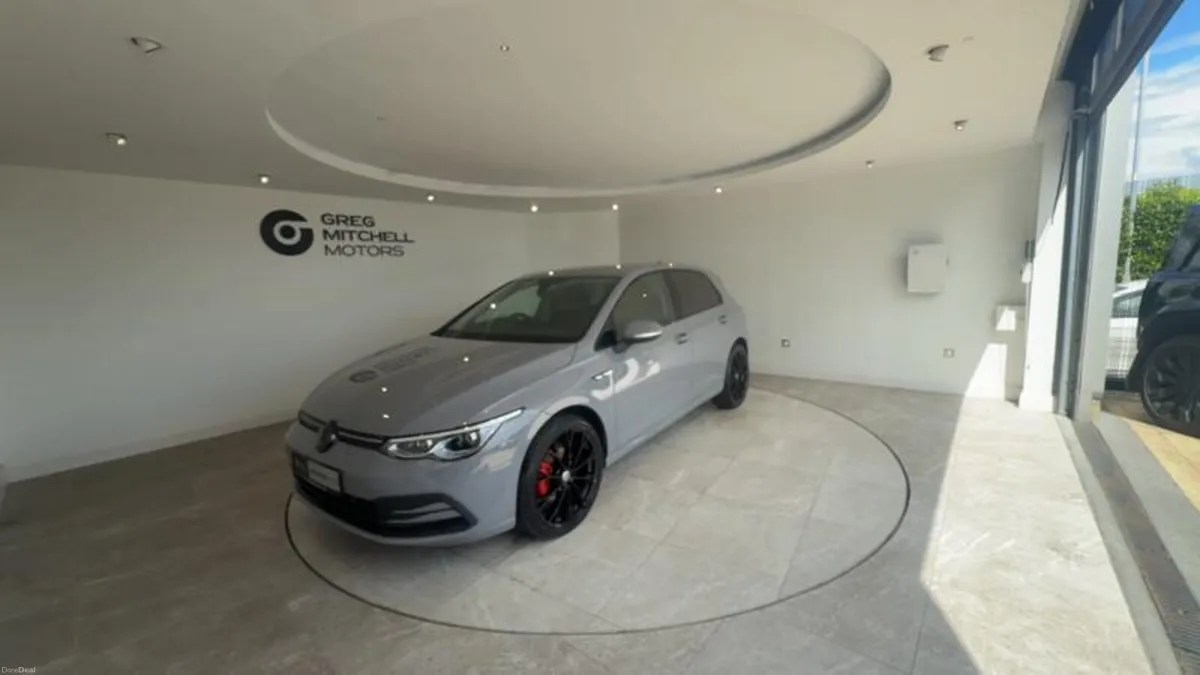 Volkswagen Golf 2.0 TDI Style 5dr DSG - Image 3