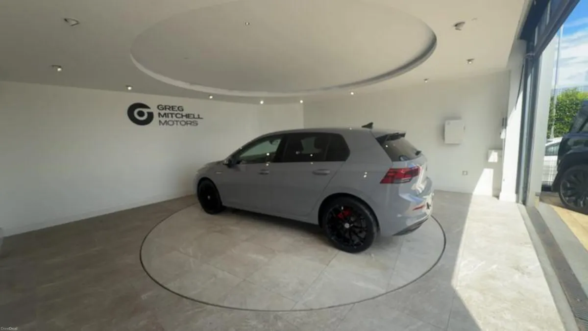 Volkswagen Golf 2.0 TDI Style 5dr DSG - Image 5