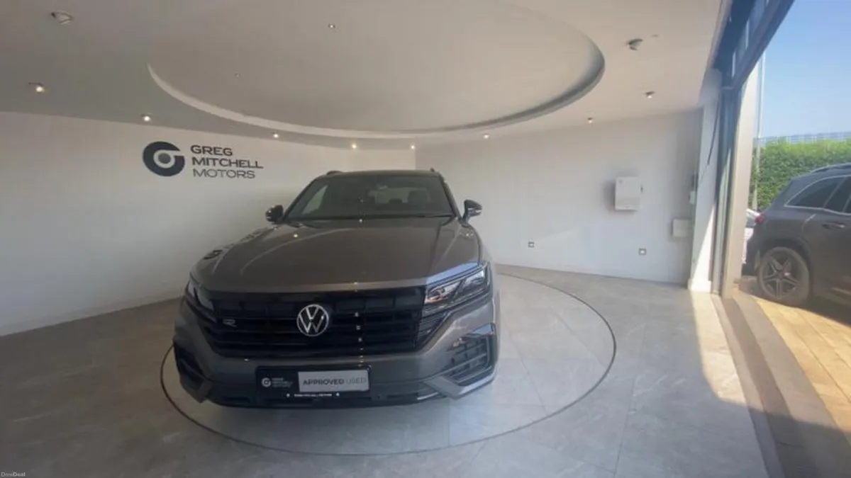 Volkswagen Touareg 3.0 V6 TDI 4Motion Black Editio - Image 3