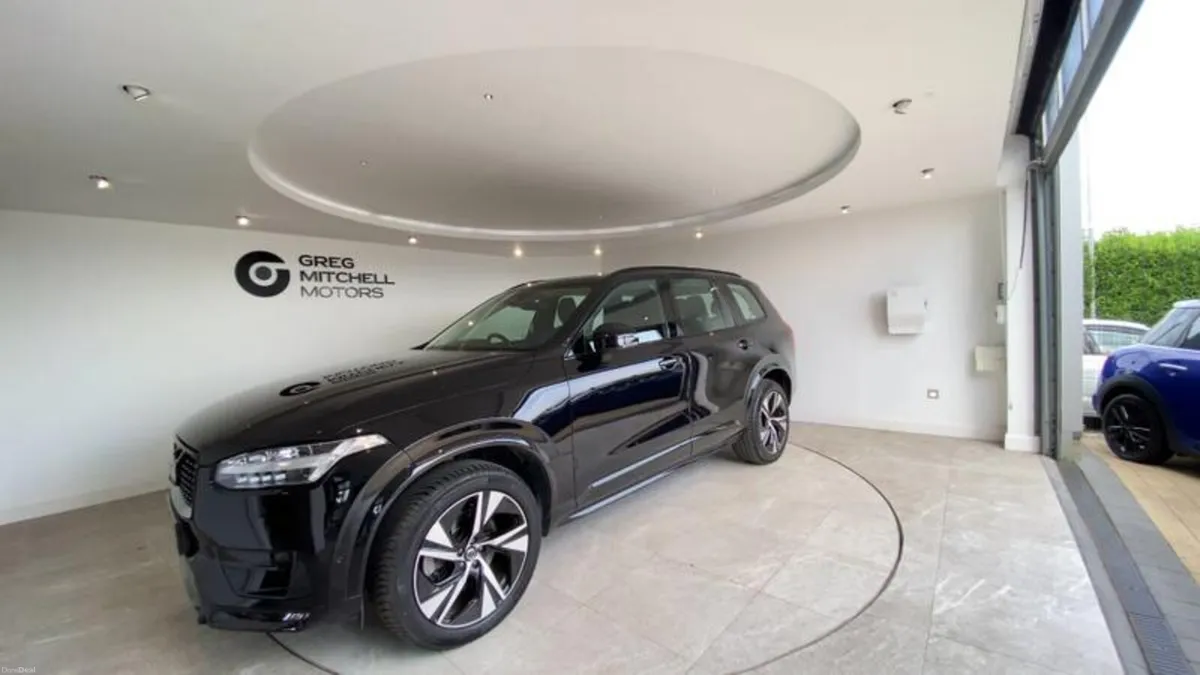 Volvo XC90 2.0 B5D [235] Plus Dark 5dr AWD Geartro - Image 4
