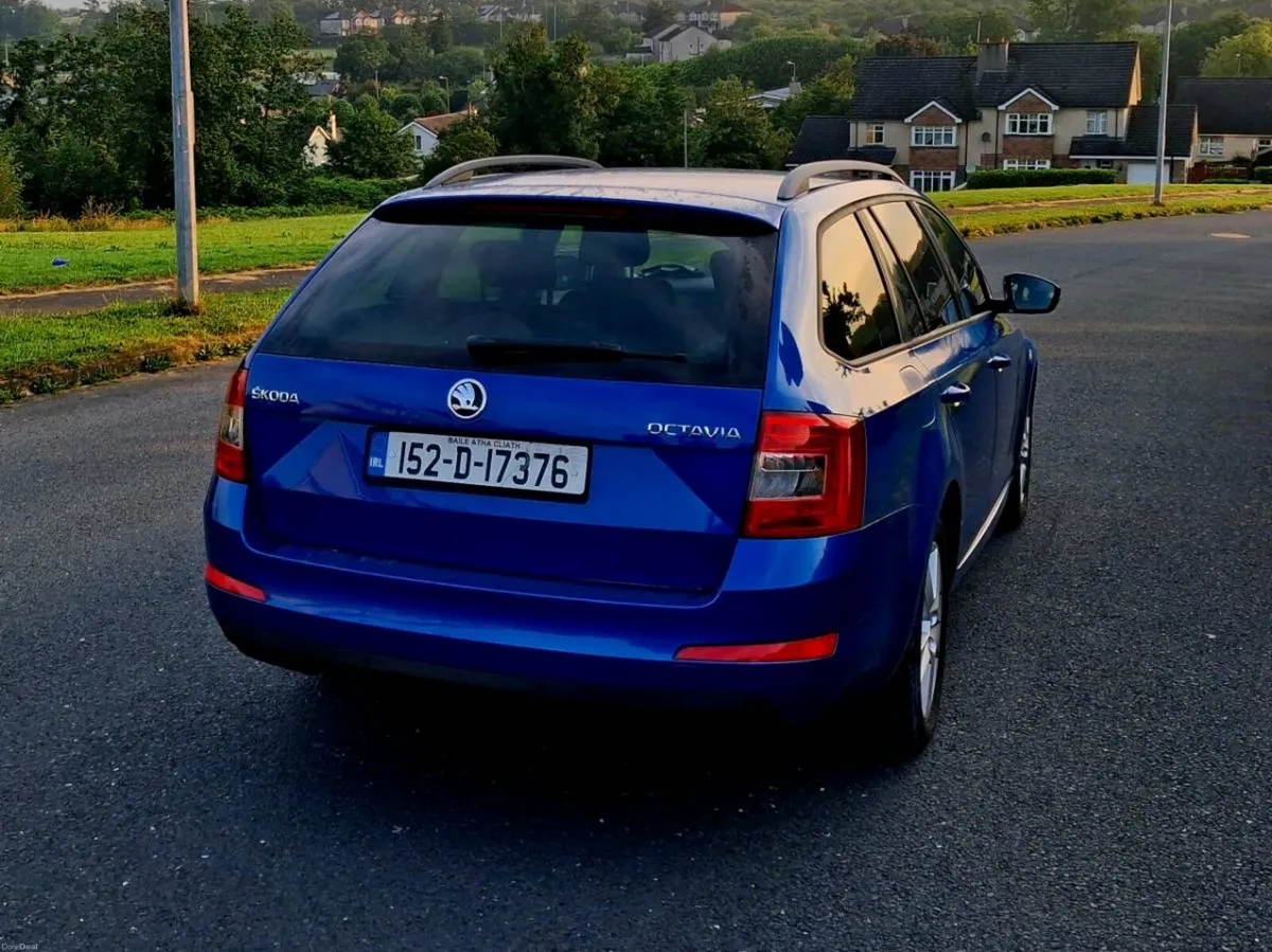 SKODA OCTAVIA 152 1.6 TDI ESTATE NO MARKS NO DENTS - Image 5