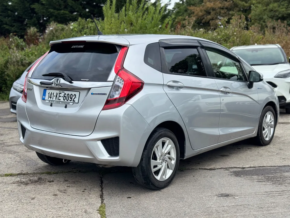 Honda Fit 1.5 hyrbid 63000kms 2014 - Image 4